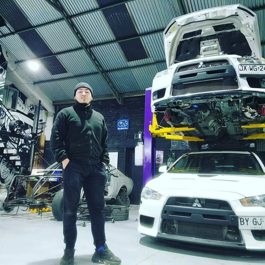 Equipo Roman Garage trabajando